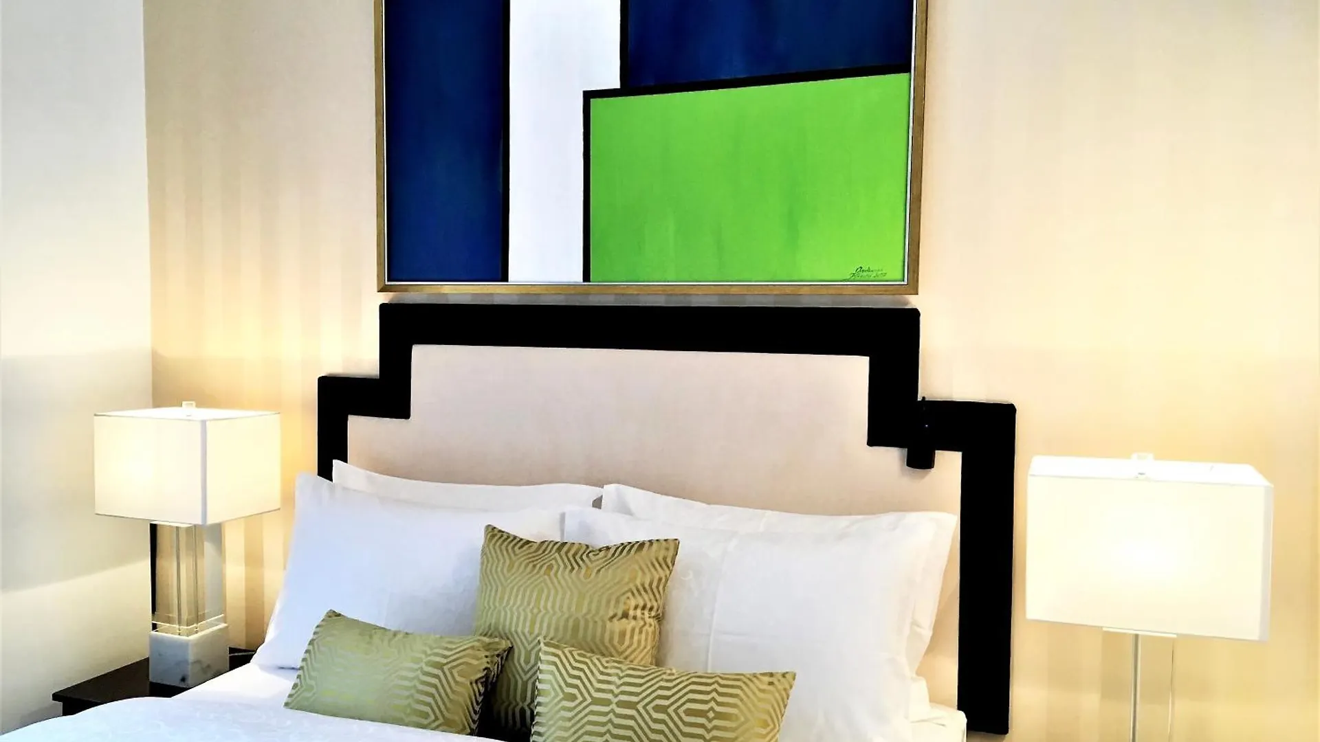 Mondrian Luxury Suites & Apartments Old Town Варшава Апарт-отель