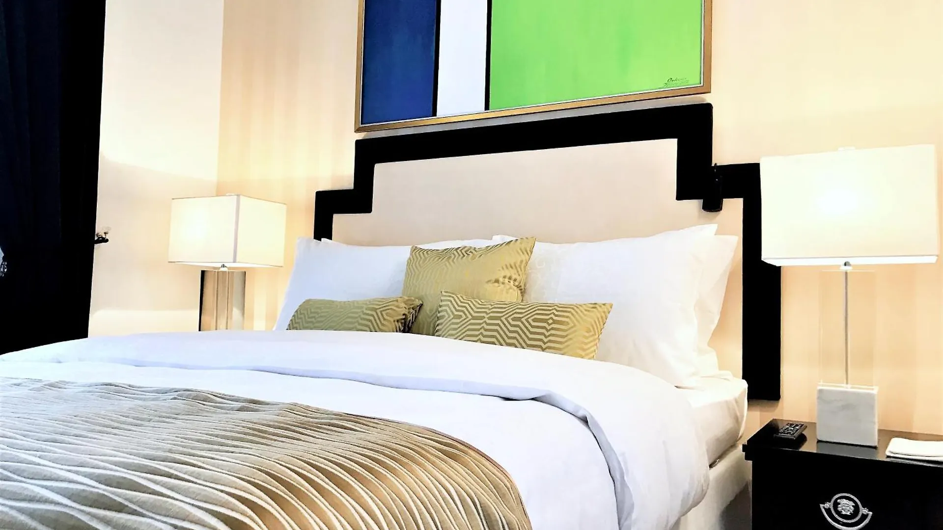 Апарт-отель Mondrian Luxury Suites & Apartments Old Town Варшава