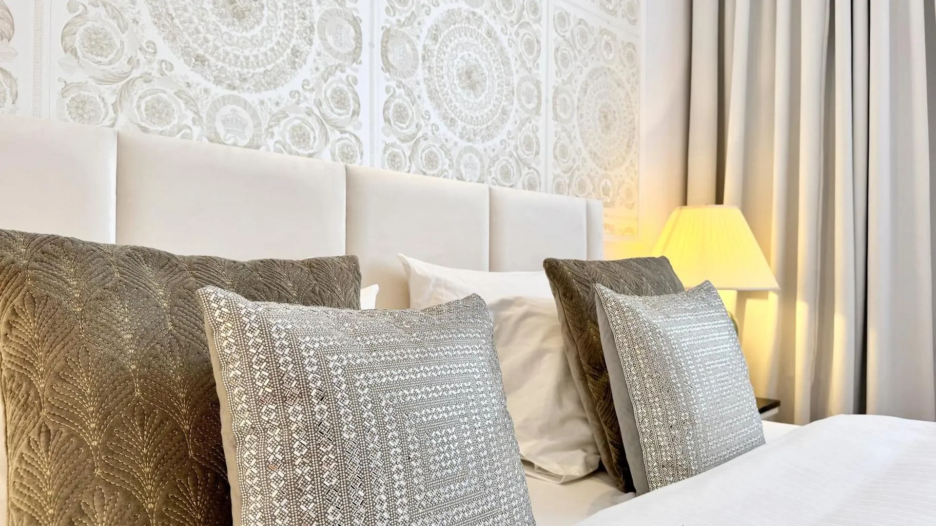 Mondrian Luxury Suites & Apartments Old Town Варшава 0*,