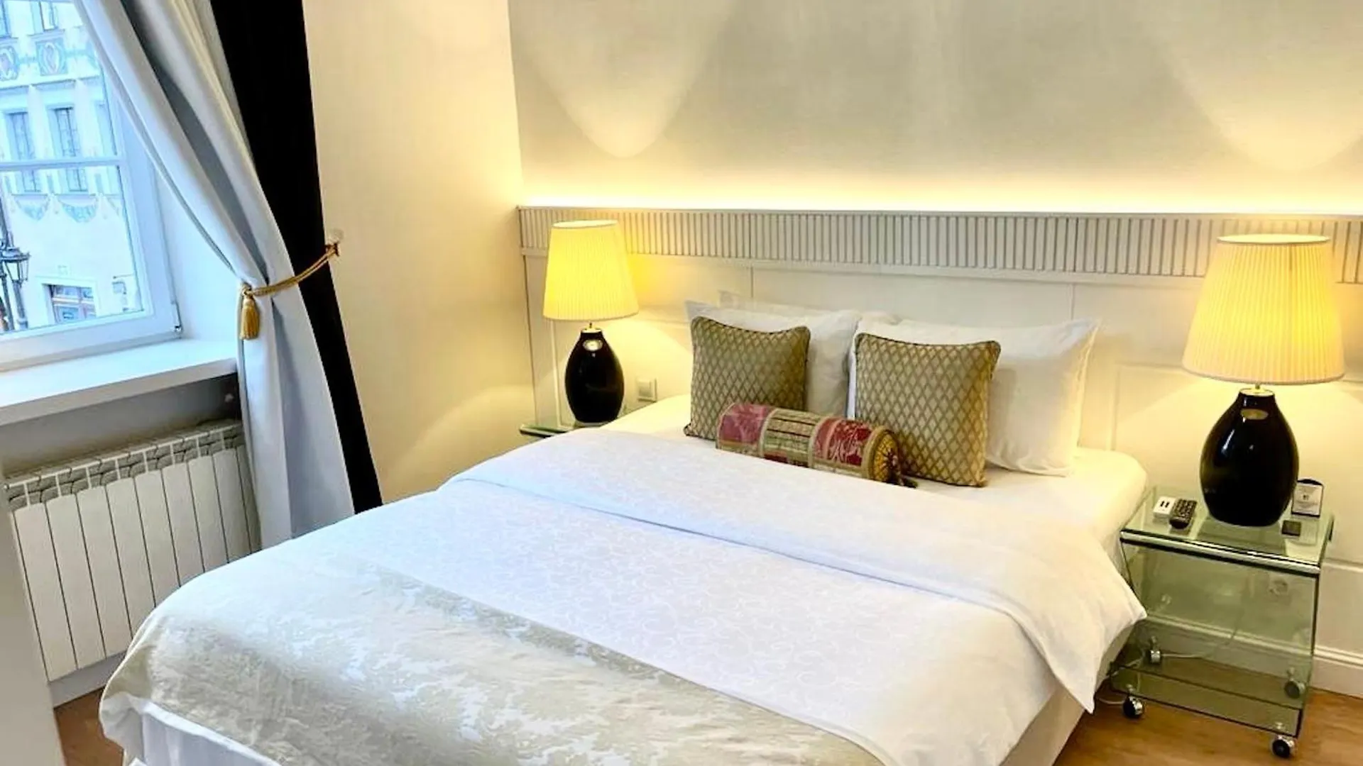 Mondrian Luxury Suites & Apartments Old Town Warszawa