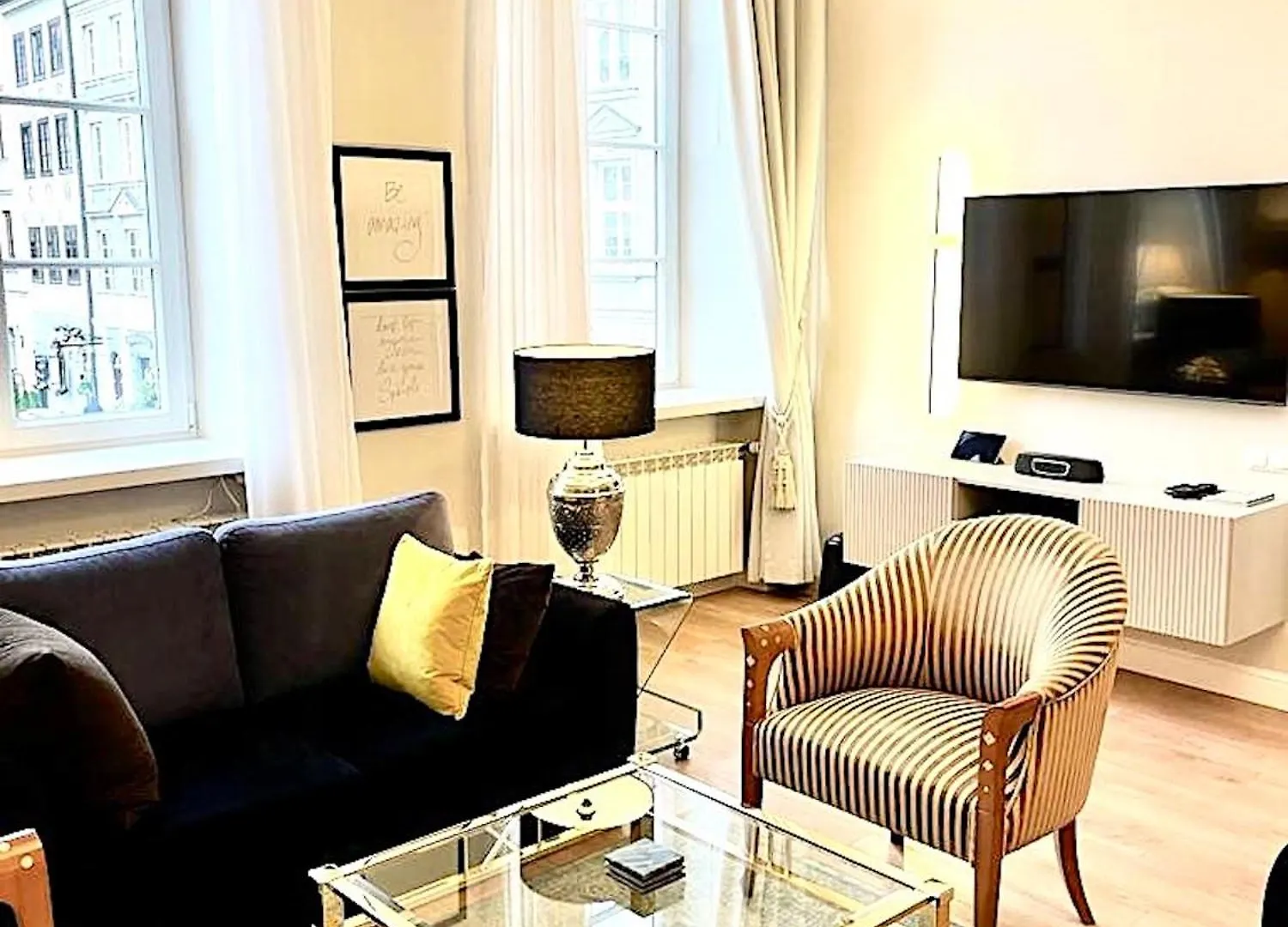 Mondrian Luxury Suites & Apartments Old Town Warszawa