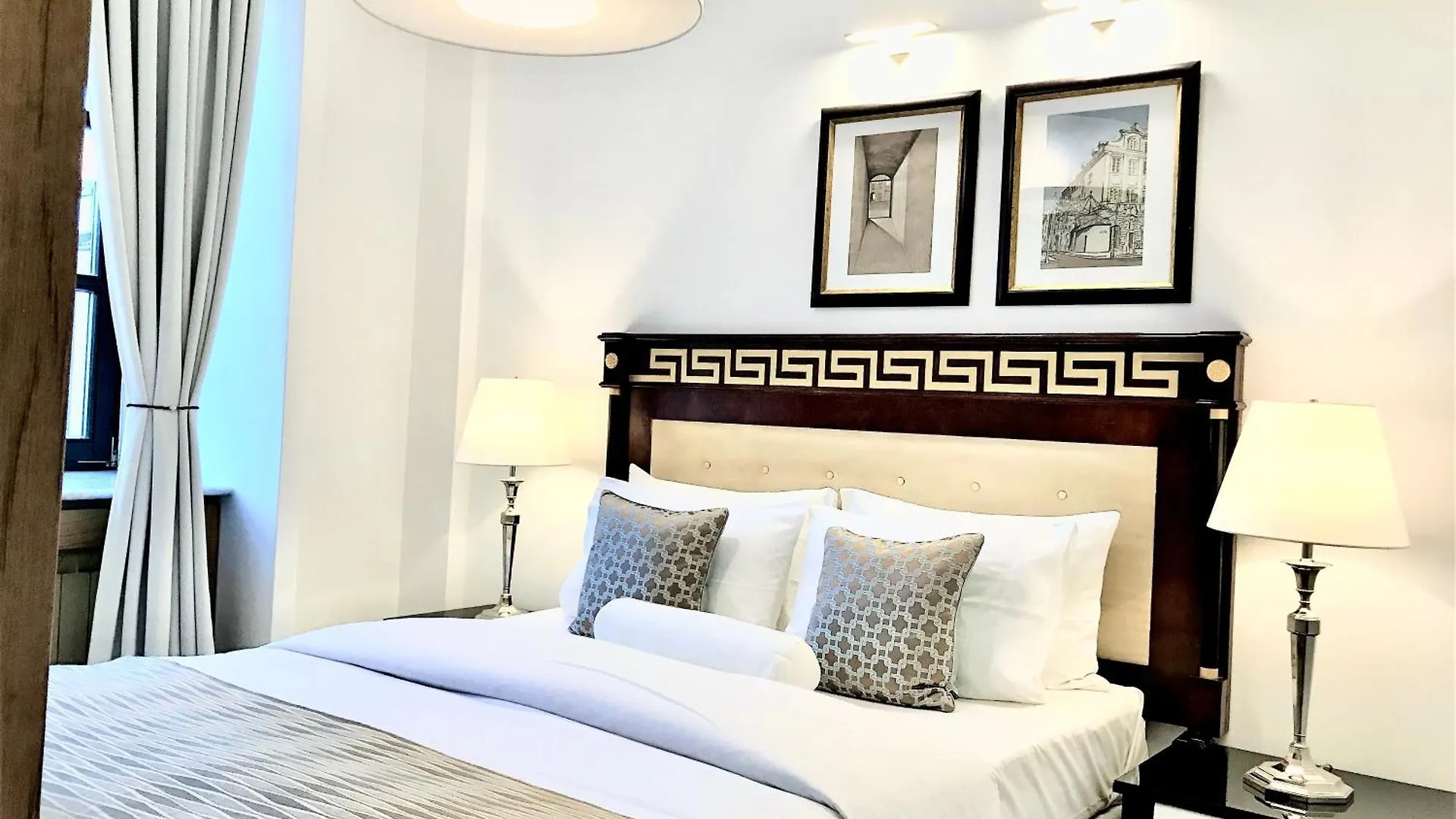 Mondrian Luxury Suites & Apartments Old Town Warszawa Hotel apartamentowy