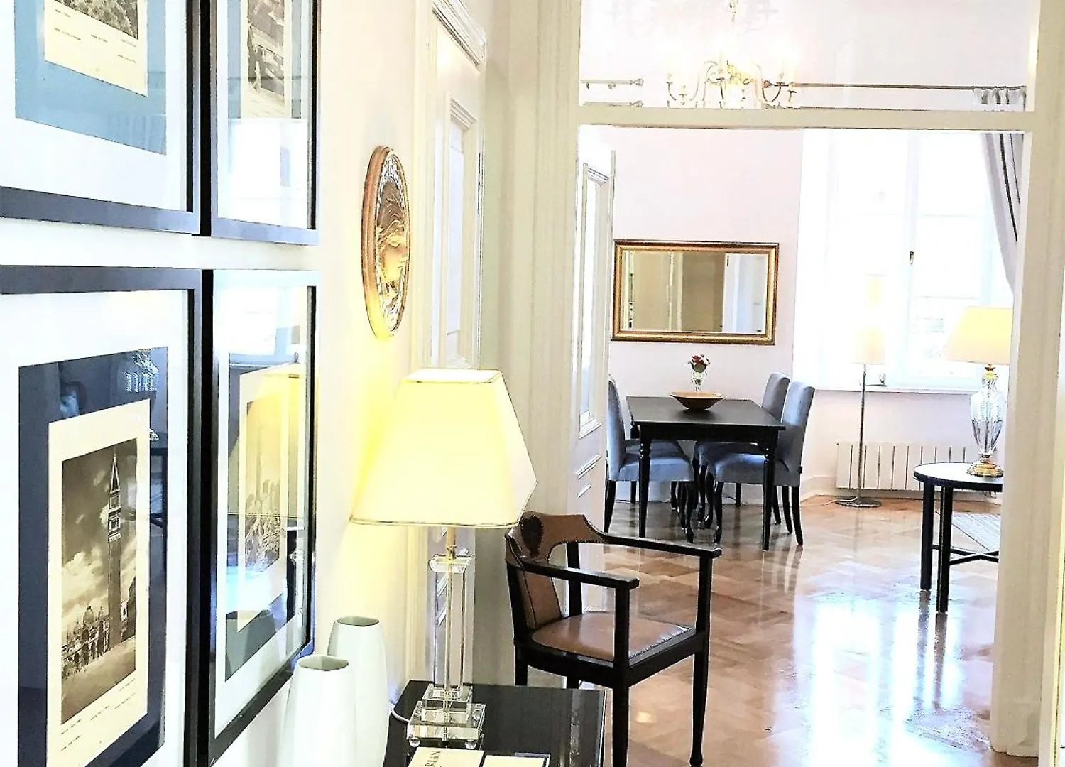 Hotel apartamentowy Mondrian Luxury Suites & Apartments Old Town Warszawa