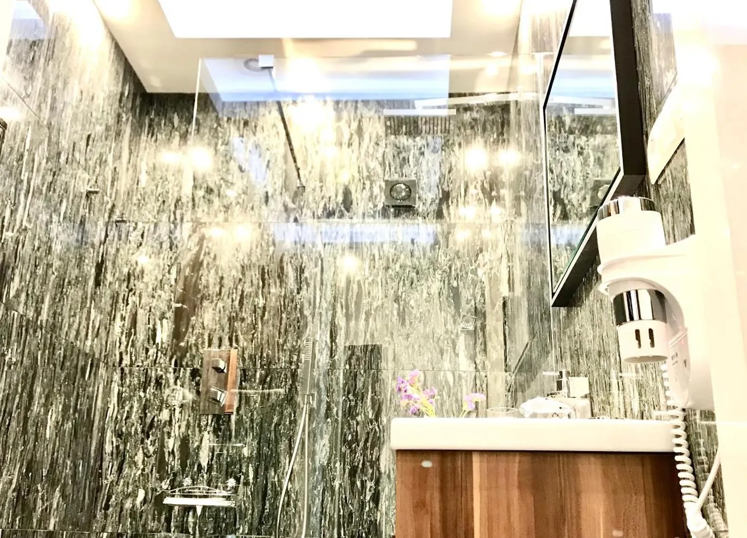 Mondrian Luxury Suites & Apartments Old Town Warszawa Hotel apartamentowy