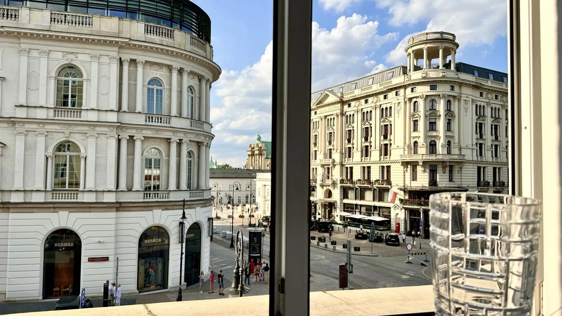 Hotel apartamentowy Mondrian Luxury Suites & Apartments Old Town Warszawa