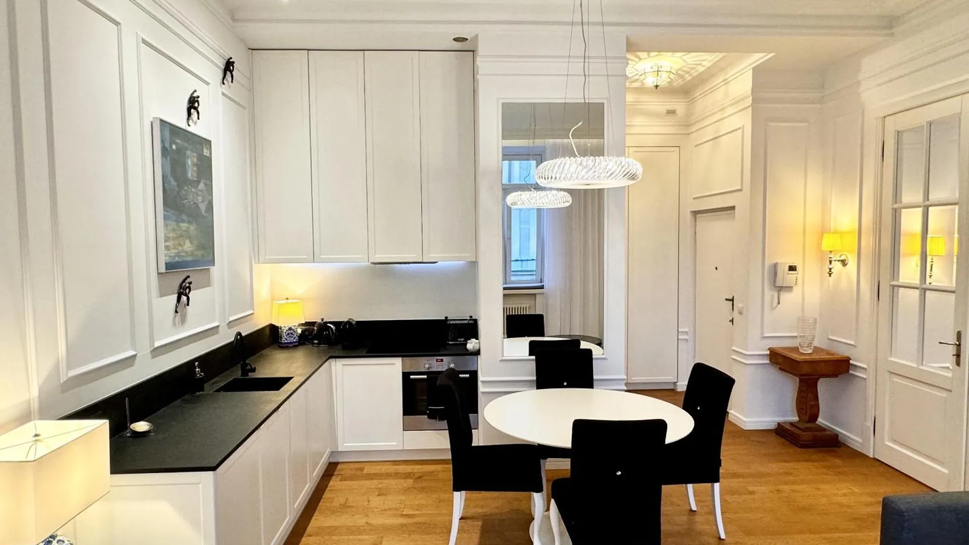 Mondrian Luxury Suites & Apartments Old Town Warszawa Polska