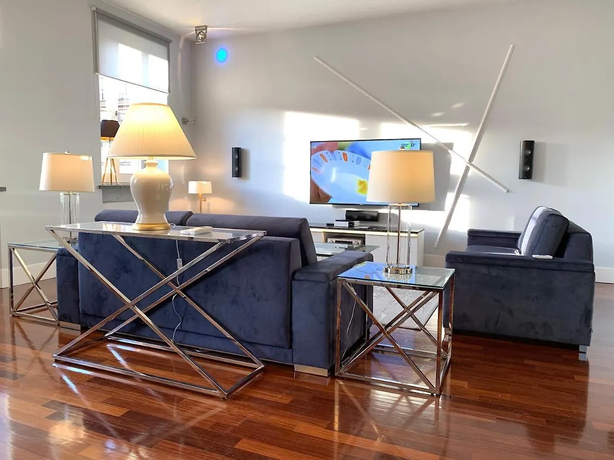 Mondrian Luxury Suites & Apartments Old Town Warszawa Hotel apartamentowy