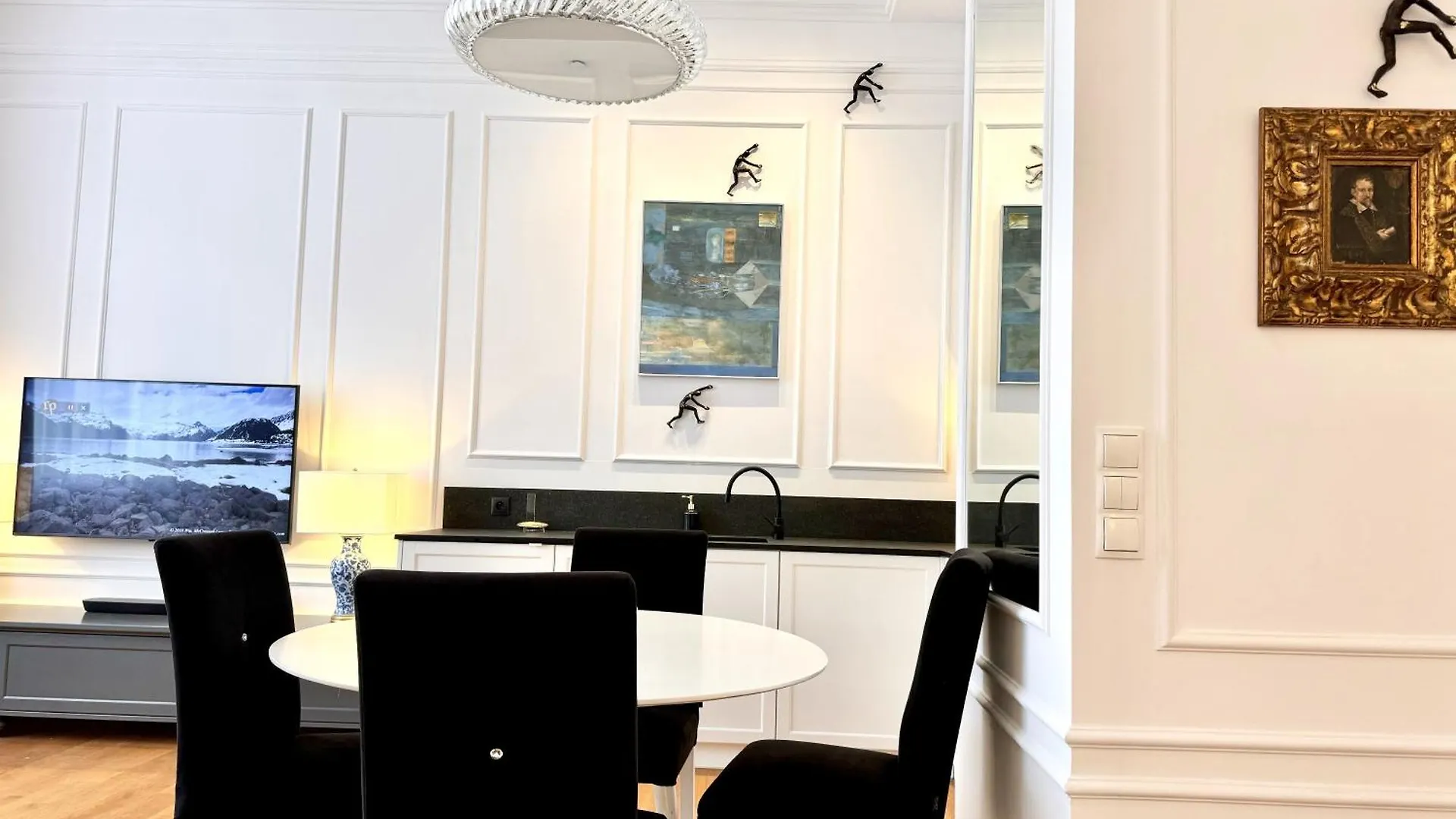 Lejlighedshotel Mondrian Luxury Suites & Apartments Old Town Warszawa